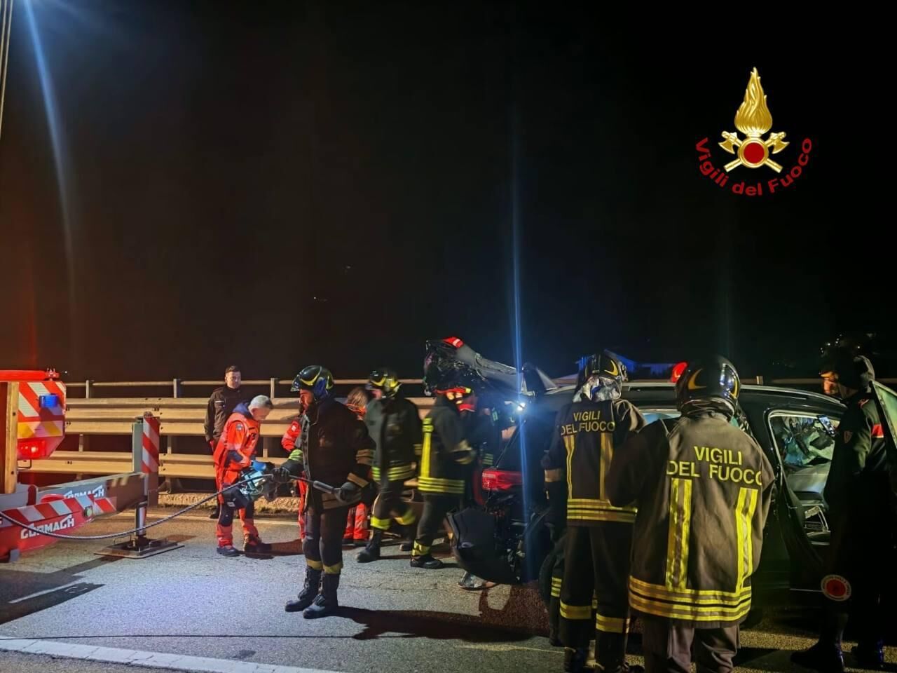 Incidente tra autobus e auto sulla Fondo Valle d’Agri. Perde la vita un ...